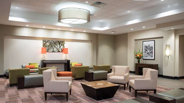 Doubletree Grand Rapids Airport Lobby
