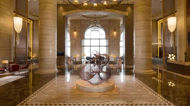 <b>Hilton Yuxi Fuxian Lake Lobby</b>. Images powered by <a href="https://iceportal.shijigroup.com/" title="IcePortal" target="_blank">IcePortal</a>.