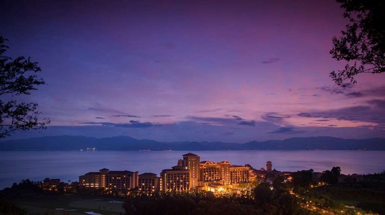 Hilton Yuxi Fuxian Lake Exterior