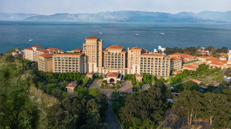 Hilton Yuxi Fuxian Lake Exterior