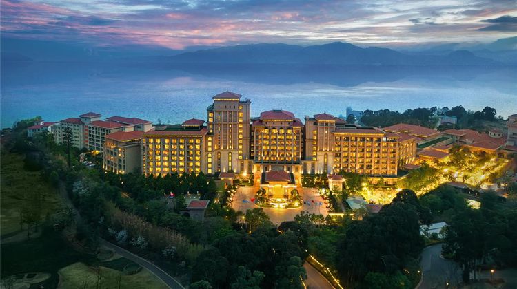 Hilton Yuxi Fuxian Lake Exterior