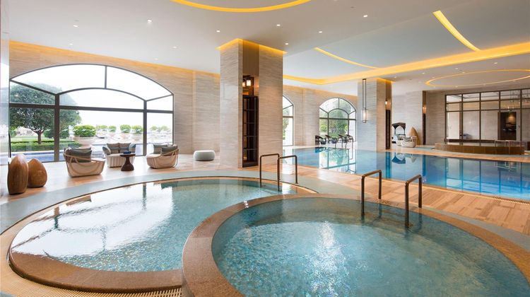 Hilton Yuxi Fuxian Lake Pool