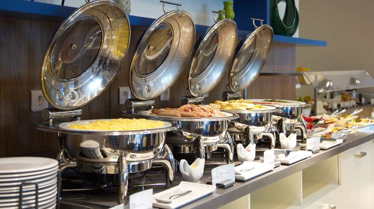 Hilton Garden Inn Ufa Riverside Restaurant