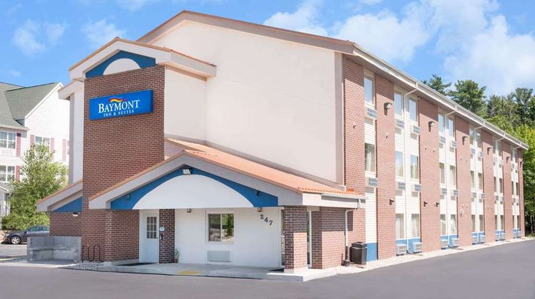 Baymont Inn & Suites Stevens Point Exterior