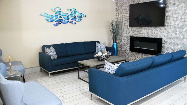 <b>Baymont Inn & Suites Stevens Point Lobby</b>. Images powered by <a href="https://iceportal.shijigroup.com/" title="IcePortal" target="_blank">IcePortal</a>.