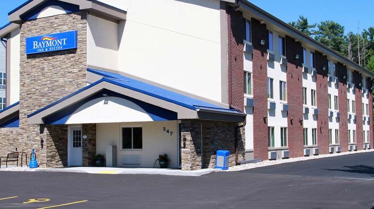 Baymont Inn & Suites Stevens Point Exterior