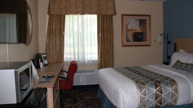 <b>Baymont Inn & Suites Stevens Point Room</b>. Images powered by <a href="https://iceportal.shijigroup.com/" title="IcePortal" target="_blank">IcePortal</a>.