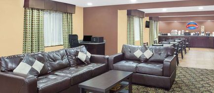 Baymont Inn & Suites Holland Lobby