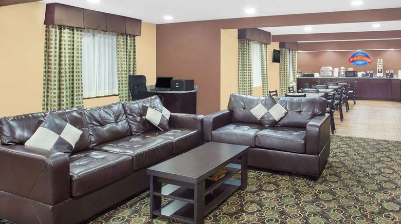 <b>Baymont Inn & Suites Holland Lobby</b>. Images powered by <a href="https://iceportal.shijigroup.com/" title="IcePortal" target="_blank">IcePortal</a>.