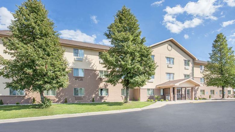 Baymont Inn  and  Suites Holland Exterior. Images powered by <a href="https://iceportal.shijigroup.com" target="_blank" rel="noopener">Ice Portal</a>.