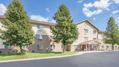 Baymont Inn & Suites Holland