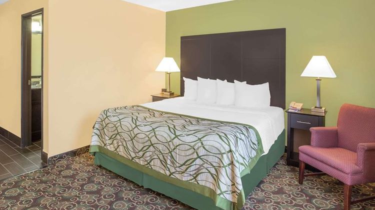 Baymont Inn & Suites Holland Room
