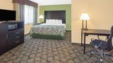 Baymont Inn & Suites Holland Suite