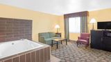 Baymont Inn & Suites Holland Suite