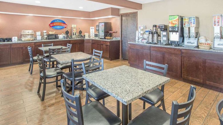 <b>Baymont Inn & Suites Holland Other</b>. Images powered by <a href="https://iceportal.shijigroup.com/" title="IcePortal" target="_blank">IcePortal</a>.
