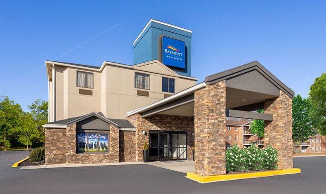 Baymont Inn/Suites Wilmington South Area Exterior