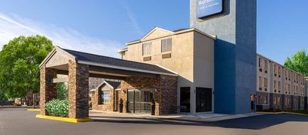 Baymont Inn/Suites Wilmington South Area Exterior