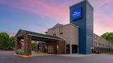 Baymont Inn/Suites Wilmington South Area Exterior