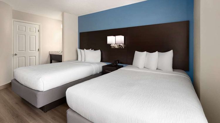 Baymont Inn/Suites Wilmington South Area Room