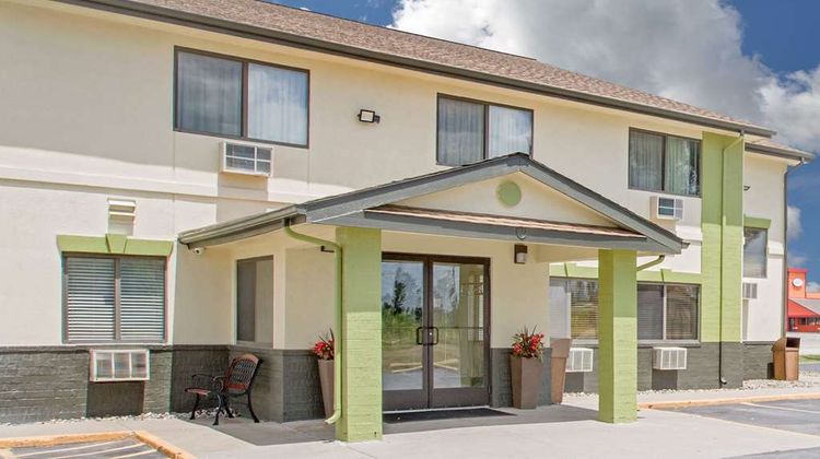 Baymont Inn & Suites Ames Exterior