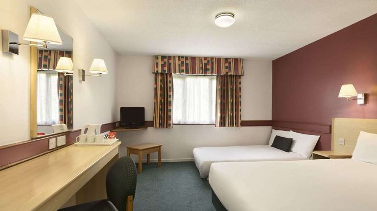 Days Inn Bradford M62 Room