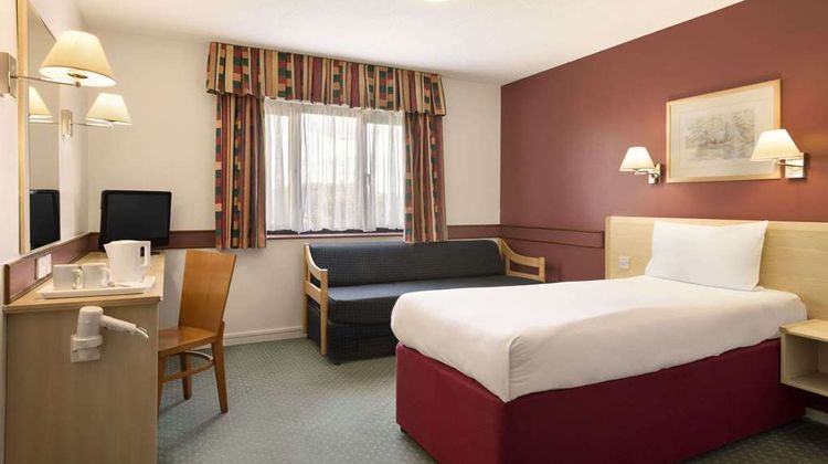 Days Inn Bradford M62 Room
