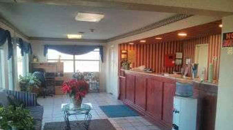 Super 8 by Wyndham Wichita Falls Lobby
