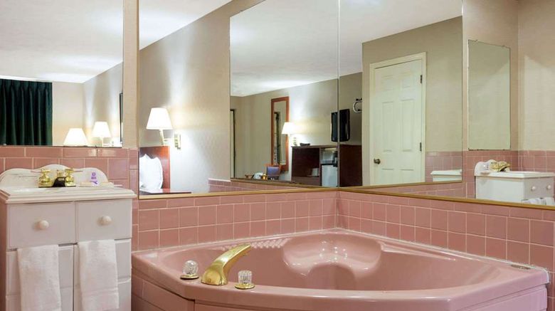 <b>Knights Inn Elizabethtown Room</b>. Images powered by <a href="https://iceportal.shijigroup.com/" title="IcePortal" target="_blank">IcePortal</a>.