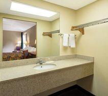Knights Inn Elizabethtown Room