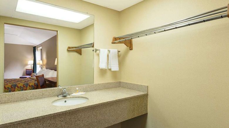 <b>Knights Inn Elizabethtown Room</b>. Images powered by <a href="https://iceportal.shijigroup.com/" title="IcePortal" target="_blank">IcePortal</a>.