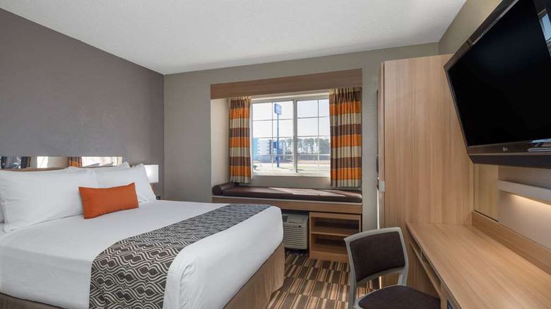 <b>Microtel Inn & Suites Florence Room</b>. Images powered by <a href="https://iceportal.shijigroup.com/" title="IcePortal" target="_blank">IcePortal</a>.