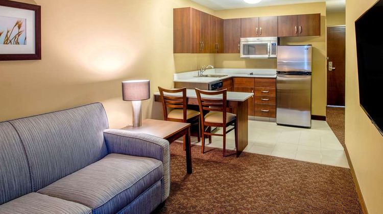 Microtel Inn & Suites Red Deer Suite
