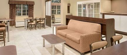 Microtel Inn & Suites by Wyndham Midland Lobby