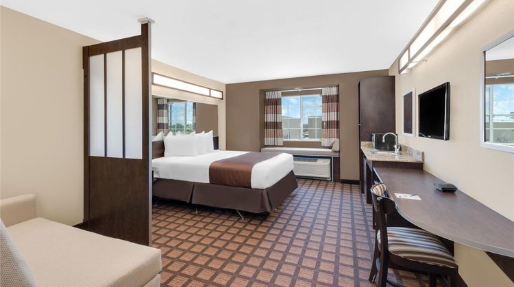 Microtel Inn & Suites by Wyndham Midland Room