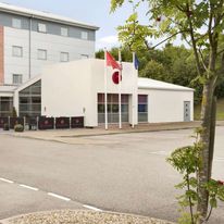 Ramada Wakefield