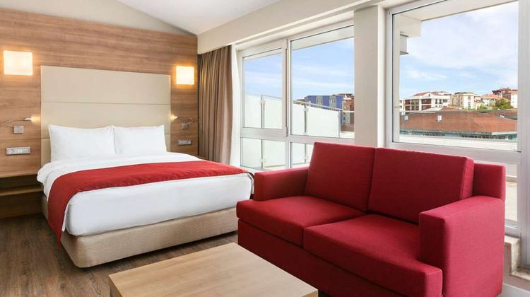 Ramada Encore by Wyndham Istanbul Kartal Suite
