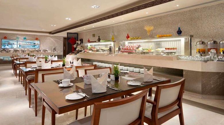<b>Ramada Abu Dhabi Downtown Hotel Restaurant</b>. Images powered by <a href="https://iceportal.shijigroup.com/" title="IcePortal" target="_blank">IcePortal</a>.