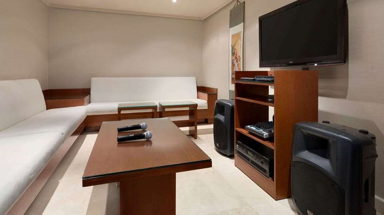 <b>Ramada Abu Dhabi Downtown Hotel Recreation</b>. Images powered by <a href="https://iceportal.shijigroup.com/" title="IcePortal" target="_blank">IcePortal</a>.