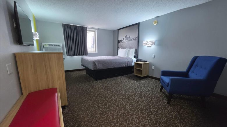 <b>Super 8 by Wyndham Yankton Room</b>. Images powered by <a href="https://iceportal.shijigroup.com/" title="IcePortal" target="_blank">IcePortal</a>.