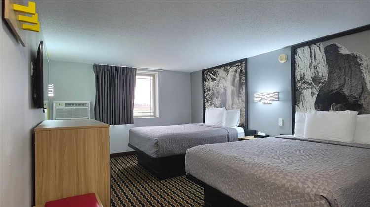 Super 8 by Wyndham Yankton Room