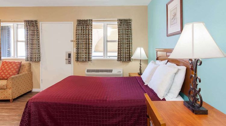 Travelodge San Diego Seaworld Suite