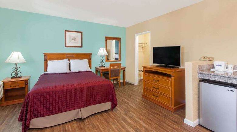<b>Travelodge San Diego Seaworld Suite</b>. Images powered by <a href="https://iceportal.shijigroup.com/" title="IcePortal" target="_blank">IcePortal</a>.
