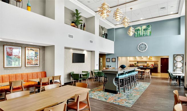 Hampton Inn & Suites Chippewa Falls Lobby
