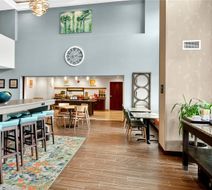 Hampton Inn & Suites Chippewa Falls Lobby