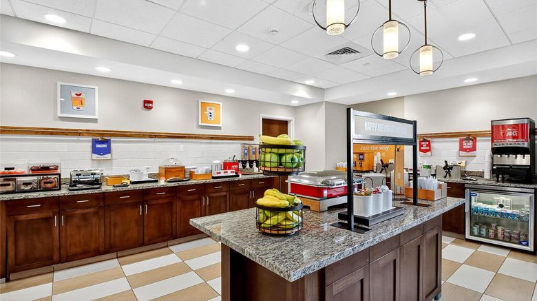 <b>Hampton Inn & Suites Chippewa Falls Restaurant</b>. Images powered by <a href="https://iceportal.shijigroup.com/" title="IcePortal" target="_blank">IcePortal</a>.