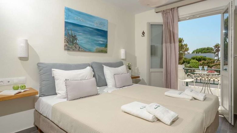 <b>Naxos Beach Hotel Room</b>. Images powered by <a href="https://iceportal.shijigroup.com/" title="IcePortal" target="_blank">IcePortal</a>.