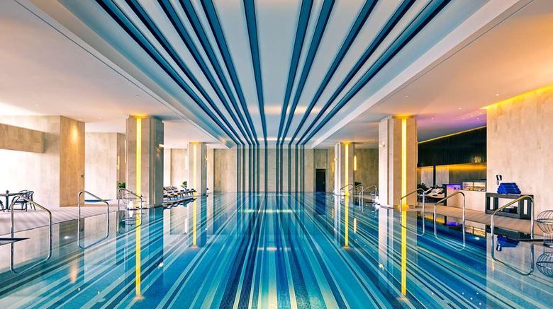 <b>Hilton Dali Resort & Spa Pool</b>. Images powered by <a href="https://iceportal.shijigroup.com/" title="IcePortal" target="_blank">IcePortal</a>.