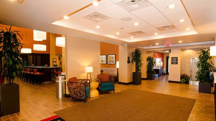 Hampton Inn & Suites Huntsville Lobby