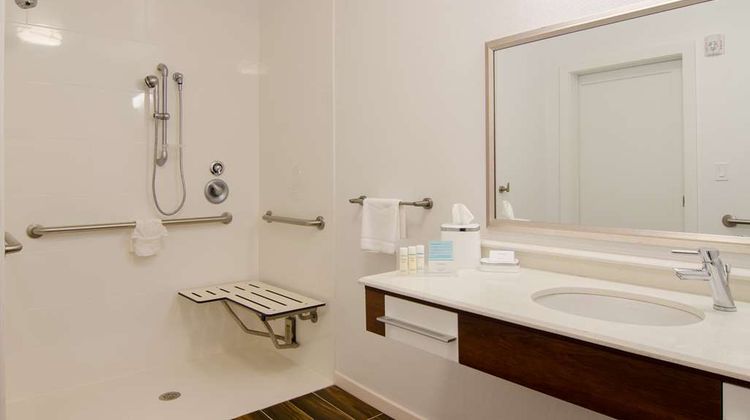 Hampton Inn & Suites Huntsville Room