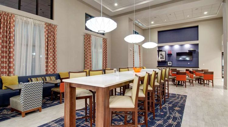 Hampton Inn & Suites Downtown Restaurant